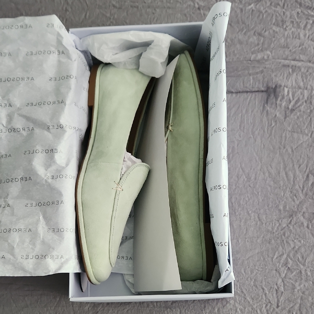 New AEROSOLES Mint Suede Loafers
